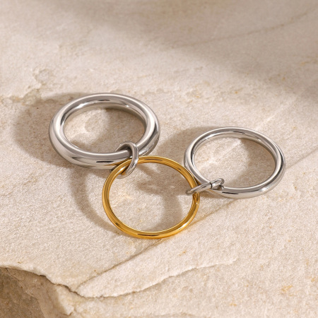 Bague simple pour femme, en acier inoxydable massif, étanche, couleur or. 2