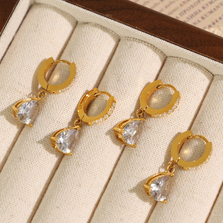 1 paire de boucles d'oreilles pendantes élégantes en acier titane plaqué or avec strass pour femme, série luxueuse 2