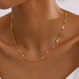 Collier Avec Pendentif Croix Quotidienne En Acier Inoxydable Plaqué Or  Pour Femme, Série Simple, 1 Pièce h5 Image4