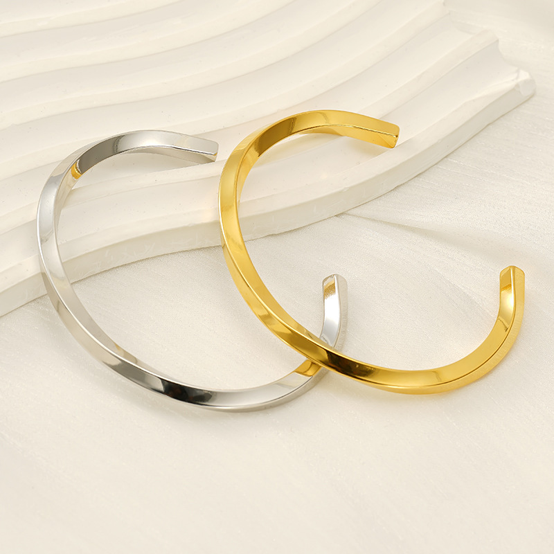 Bracelet Unisexe En Acier Inoxydable Plaqué Or , Série Simple, 1 Pièce Image4