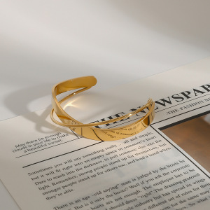 Bracelet Jonc Femme En Acier Inoxydable Doré, Étanche, À Lignes Superposées, Collection Fascinating Series (1 Pièce) h5 Image9