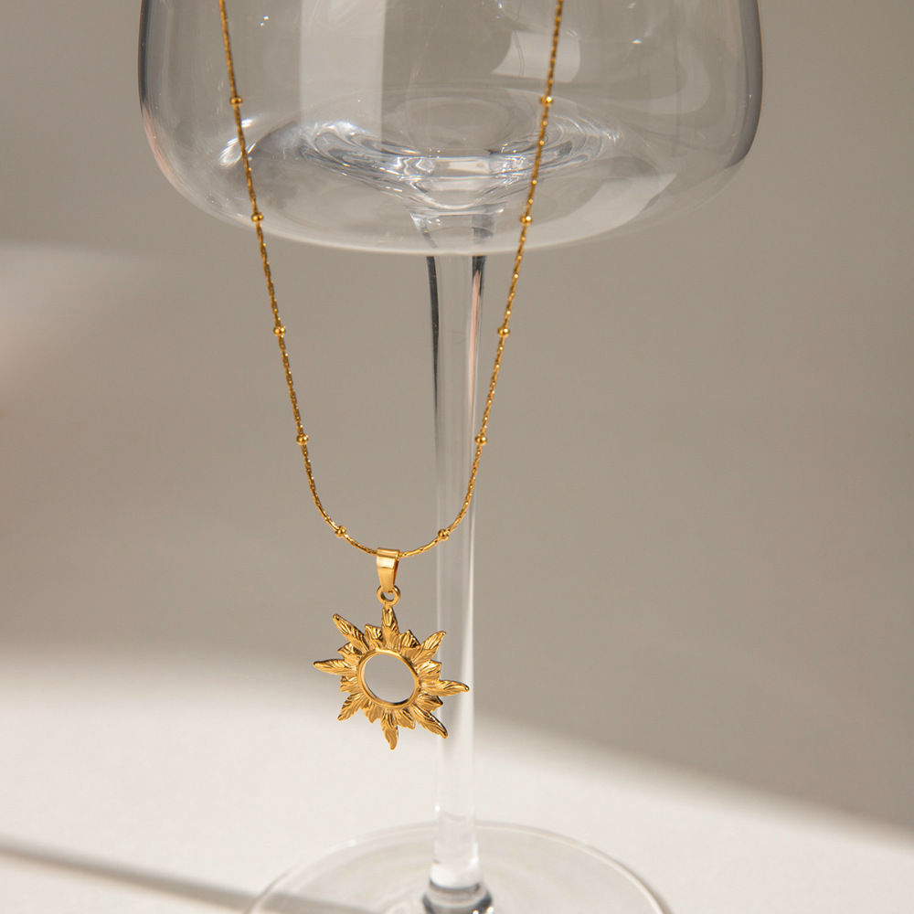 Collier Élégant Avec Pendentif Soleil/Lune En Acier Inoxydable Plaqué Or  Pour Femme, Série Simple, 1 Pièce Image2