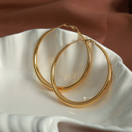 1 paire de boucles d'oreilles créoles classiques en acier titane plaqué or  pour femme, série simple