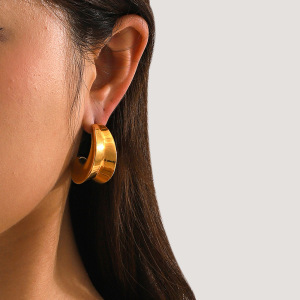 Boucles D'Oreilles Puces Minimalistes Classiques Annulaires Pour Femme, En Acier Inoxydable Étanche Couleur Or (1 Paire). h5 Image2