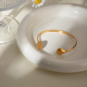 Bracelet Ouvert Simple En Acier Inoxydable , Style Européen Et Américain, Style Ins, Tempérament D', Petit Pétoncle,  Pour Femmes h5 Image6