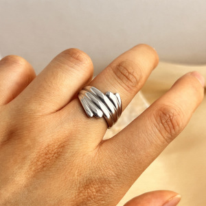 Bague Ajustable Pour Femme, Collection Simple Stripe, En Acier Inoxydable, Couleur Or, Étanche (1 Pièce). h5 Image5