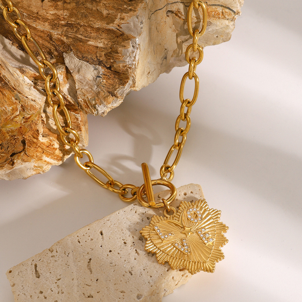 Collier Avec Pendentif En Forme De Cœur Rétro En Acier Inoxydable Plaqué Or  Et Strass Pour Femme, Série Simple Image3