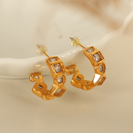 1 paire de boucles d'oreilles puces pour femme, en acier inoxydable plaqué or avec zircon, de forme géométrique simple et épurée. 2