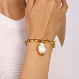 Bracelet À Breloques Pour Femme, Pendentif Élégant Et Irrégulier, Collection Romantique, En Acier Inoxydable Étanche, Couleur Or (1 Pièce). h5 Image5