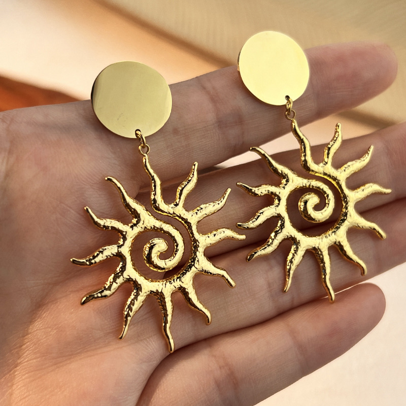 Boucles D'Oreilles Pendantes Pour Femme, Style Rétro, En Forme De Soleil, En Acier Inoxydable Étanche, Couleur Or (1 Paire). Image3