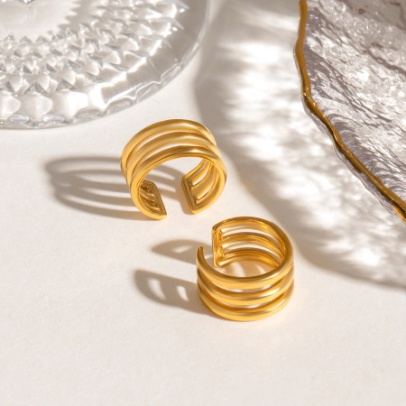1 paire de manchettes d'oreilles simples annulaires en acier inoxydable plaqué or pour femmes