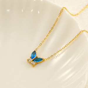 Collier Avec Pendentif En Forme De Nœud Papillon En Acier Titane Plaqué Or  Et Zircon Pour Femme, Série Simple h5 Image4