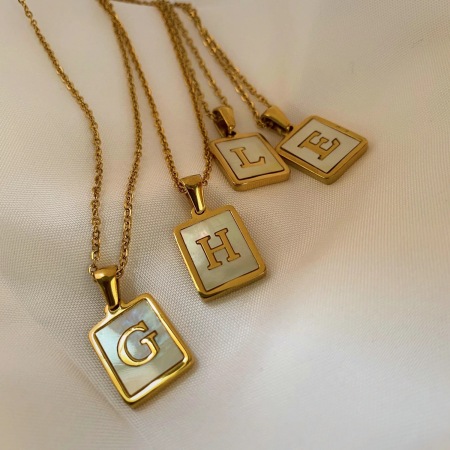 collier avec pendentif simple en acier inoxydable plaqué or , style navette, avec incrustation de coquillages, pour femme, 1 pièce