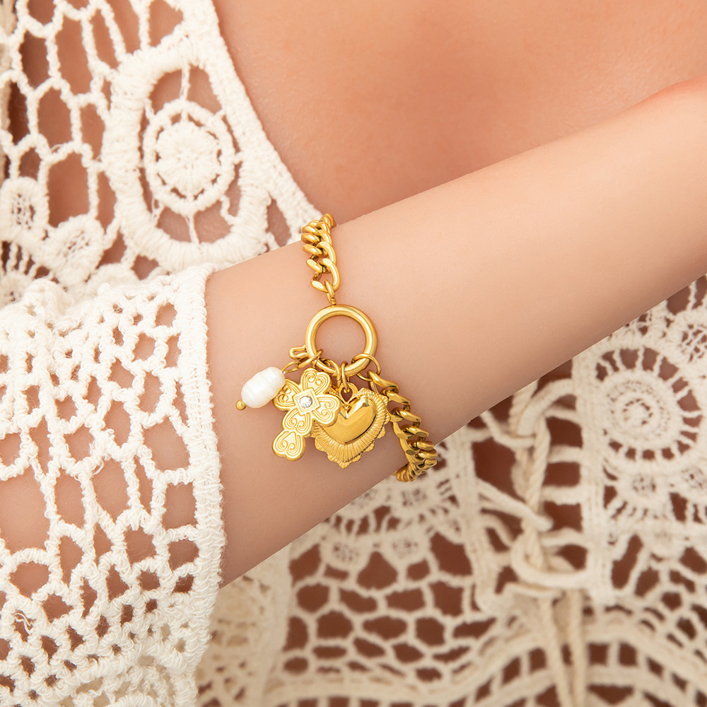 Bracelet À Breloques Pour Femme, Série Classique, En Acier Inoxydable Plaqué Or , Avec Strass, Motif Cœur Quotidien Image12