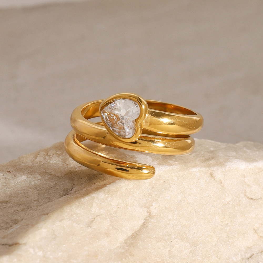 Bague Simple Pour Femme, En Acier Inoxydable Doré, Ornée D'Un Zircon Et Ornée D'Un Cœur Décontracté. Image4
