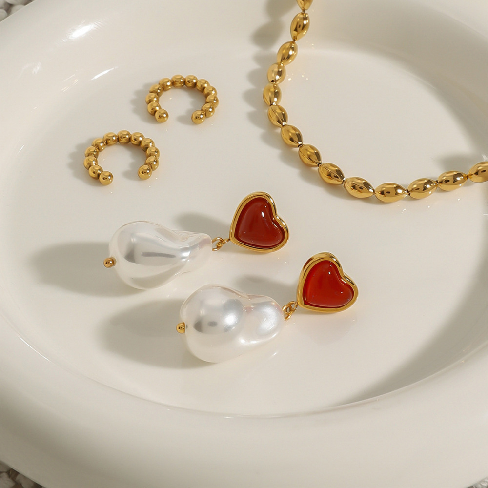 Boucles D'Oreilles Pendantes Asymétriques Élégantes En Acier Inoxydable Doré, Style Romantique, En Forme De Cœur, Étanches. Collection « Sweet Heart ». Image5