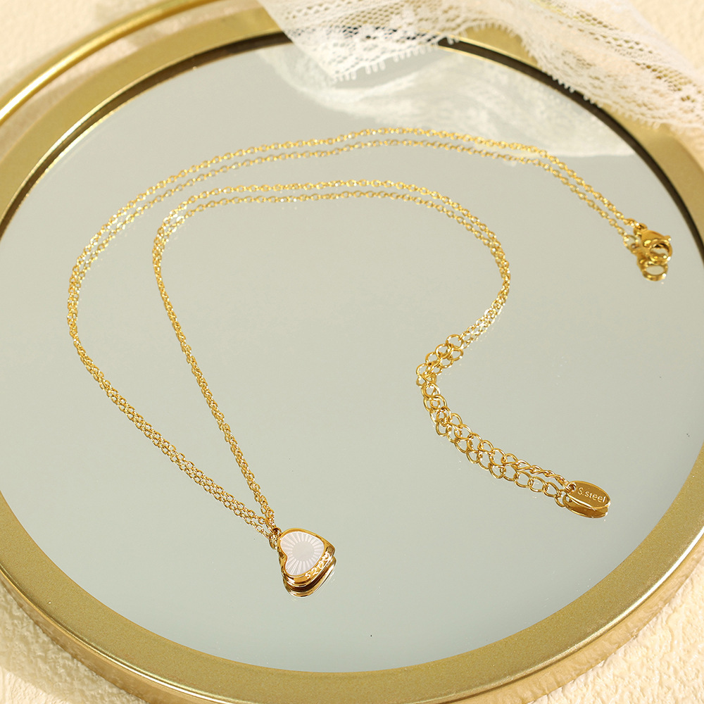 Collier Avec Pendentif En Forme De Cœur Élégant En Acier Titane Couleur Or Pour Femme, Série Classique, 1 Pièce Image4