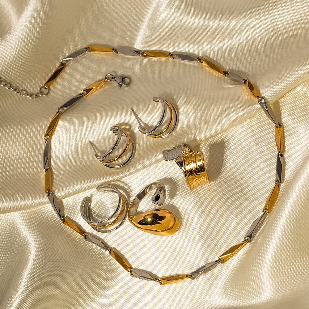  Boucles D'Oreilles Géométriques En Acier Titane, Style Français, Couleur Or Et Argent, Assorties, À Trois Lignes Lisses, Pour Femme. Image4