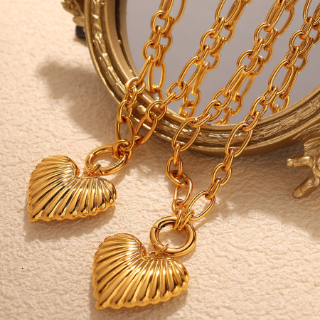 Collier avec pendentif en forme de cœur romantique en acier titane couleur or pour femme, 1 pièce