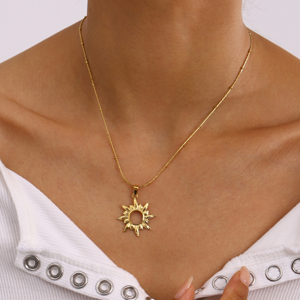 Collier Élégant Avec Pendentif Soleil/Lune En Acier Inoxydable Plaqué Or  Pour Femme, Série Simple, 1 Pièce Image4