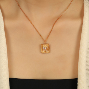Collier Avec Pendentif En Forme De Cœur Rétro En Acier Titane Doré Pour Femme, Série Luxueuse, 1 Pièce h5 Image3