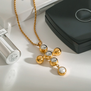 Collier Pendentif Croix Moderne Et Chic De La Série Classique, En Acier Inoxydable Étanche, Couleur Or Et Argent, Pour Femme (1 Pièce) h5 Image4