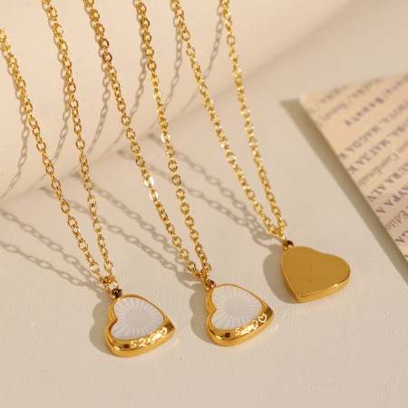 Collier avec pendentif en forme de cœur élégant en acier titane couleur or pour femme, série classique, 1 pièce
