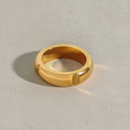 Bague simple pour femme, collection Designable, en acier inoxydable, couleur or, étanche, assortie à tous les styles.