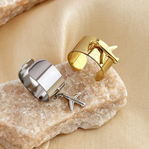 Bague Ajustable Pour Femme, Motif Avion, En Acier Inoxydable Étanche Couleur Or (1 Pièce), Collection Designable Series. h5 Image4