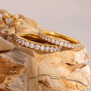 1 Paire De Bagues Simples Classiques En Acier Inoxydable Plaqué Or  Avec Strass Pour Femme h5 Image4