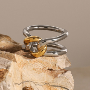 Bague Simple Pour Femme, Collection Simple Twist, En Acier Inoxydable Plaqué Or Et Étanche (1 Pièce). h5 Image3