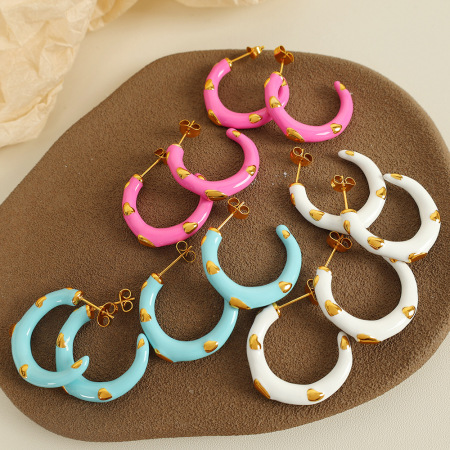 1 paire de boucles d'oreilles puces romantiques en forme de cœur, en acier inoxydable plaqué or pour femme