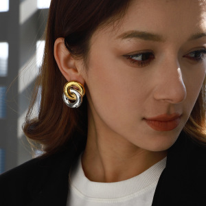 1 Paire De Boucles D'Oreilles Puces Pour Femme, Style Classique Moderne, Annulaires Superposées, En Acier Inoxydable Étanche, Couleur Or. h5 Image3