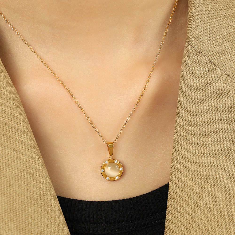 Collier Avec Pendentif Géométrique Rétro En Acier Titane Plaqué Or  Pour Femme, Série Classique, 1 Pièce Image5