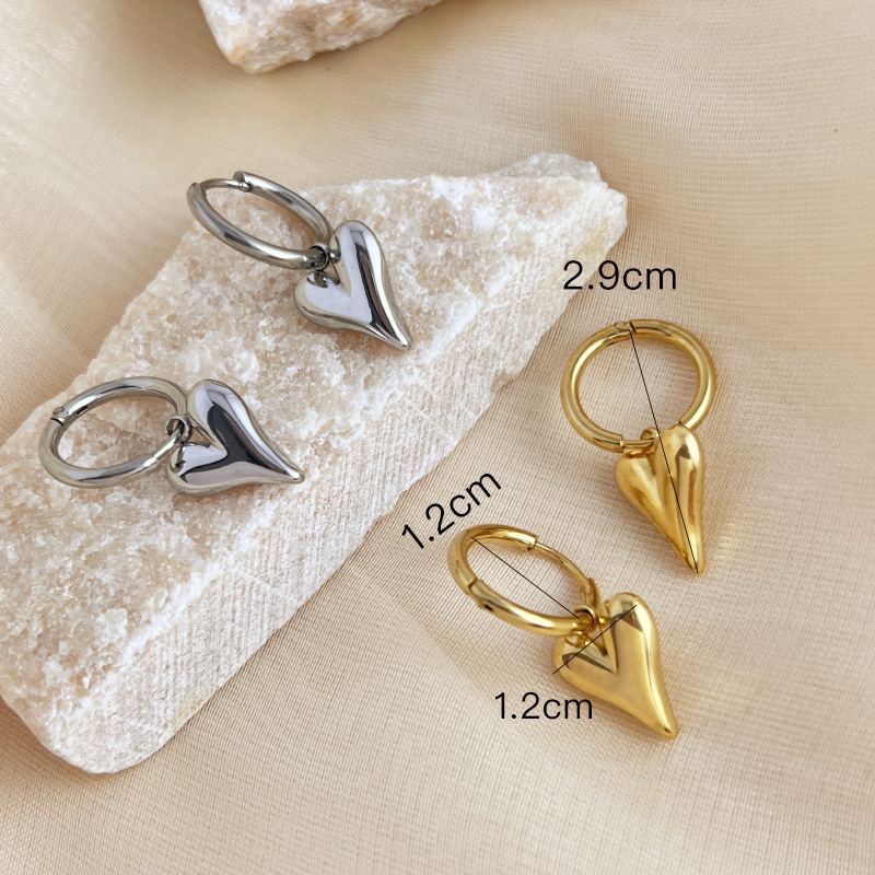 Boucles D'Oreilles Pendantes Pour Femme, Collection Commute, Style Simple Et Élégant, En Forme De Cœur, En Acier Inoxydable Étanche, Couleur Or. Image5