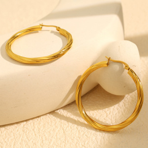 1 Paire De Boucles D'Oreilles Créoles Élégantes Géométriques En Acier Titane Plaqué Or Pour Femmes, Série Classique h5 Image5