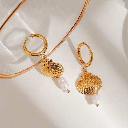 Boucles d'oreilles pendantes pour femme, motif tortue, en acier inoxydable, couleur or, imperméables, avec perles artificielles (1 paire). Collection Simple.