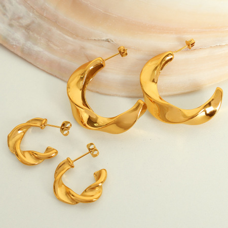 1 paire de boucles d'oreilles puces classiques géométriques simples en acier inoxydable plaqué or pour femme