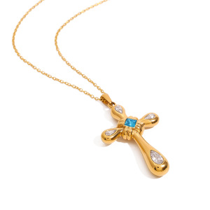 Collier Pendentif Croix Exquise En Acier Inoxydable Étanche Couleur Or, Collection Shining Series (1 Pièce) h5 Image10