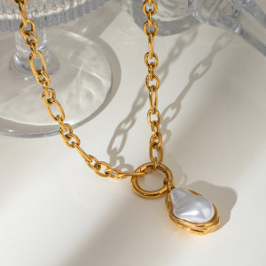 Collier Élégant Avec Pendentif Géométrique En Acier Inoxydable Plaqué Or Et Perles Artificielles Pour Femme, Série Classique, 1 Pièce h5 Image3