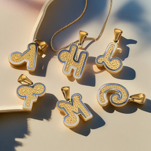 Pendentif Unisexe Simple Et Chic En Acier Inoxydable, Couleur Or, Étanche, Avec Lettre. h5 Image3