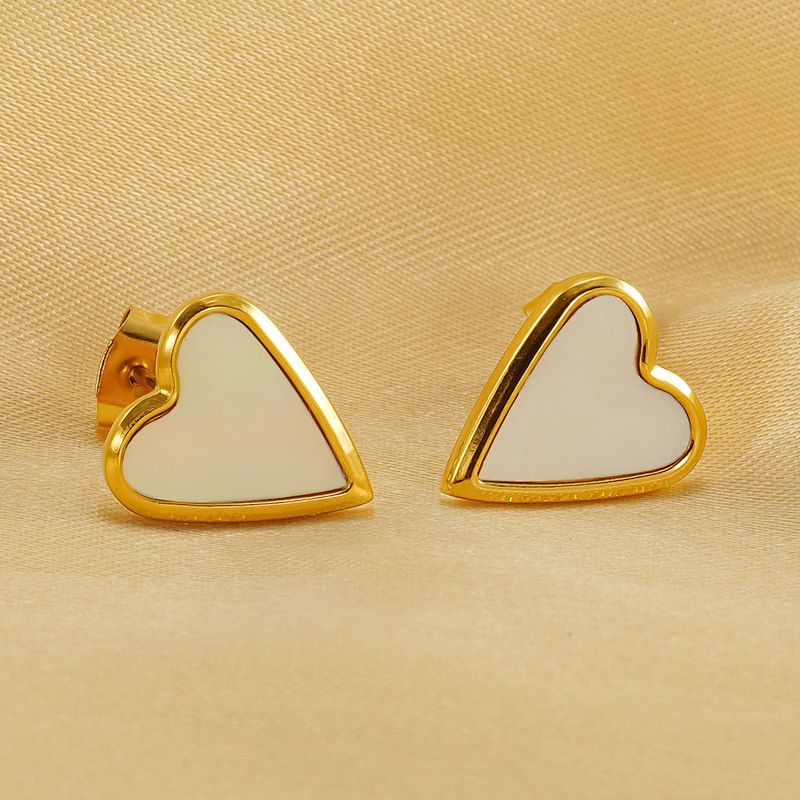 1 Paire De Boucles D'Oreilles À Tige En Acier Inoxydable Plaqué Or  Pour Femme, Série Simple, Motif Cœur Classique Image3