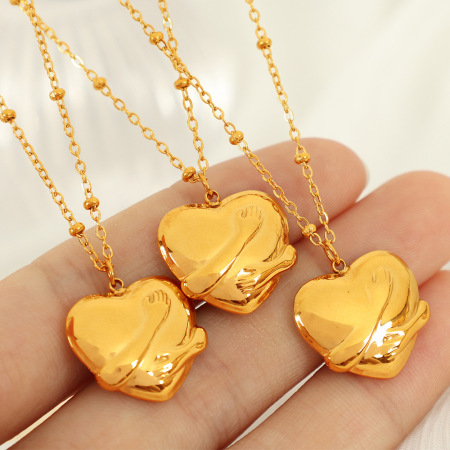 collier avec pendentif en forme de cœur rétro en acier titane plaqué or  pour femme, série simple, 1 pièce 2