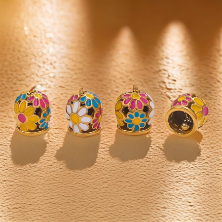 Pendentif Femme En Acier Inoxydable Doré, Forme Cloche, Motif Floral Émaillé, 1 Pièce, Collection Vogue. 2
