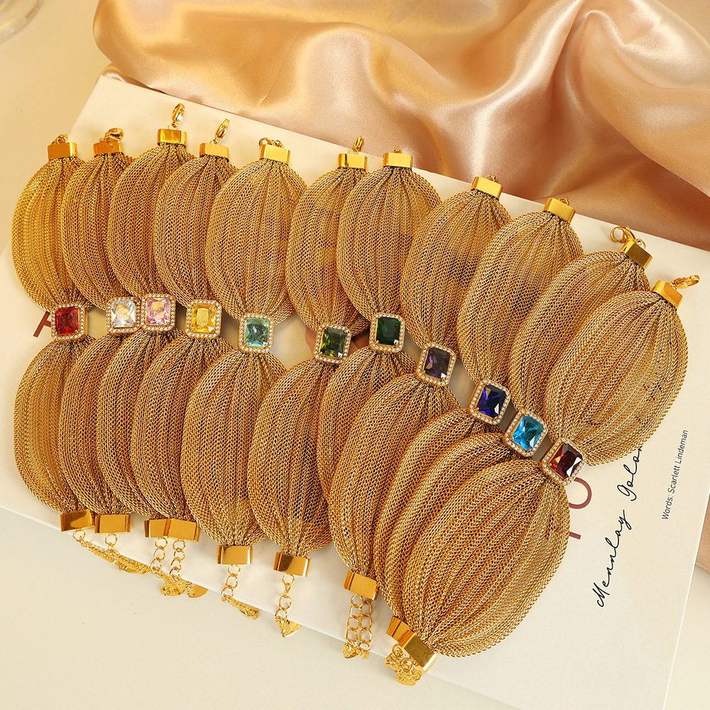 Bracelet Rétro En Acier Inoxydable Plaqué Or  Avec Nœud Papillon Et Zircon Pour Femme, Série Classique, 1 Pièce Image4