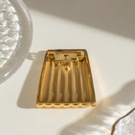 1 paire de broches géométriques classiques pour femme, série simple, en acier inoxydable plaqué or  2