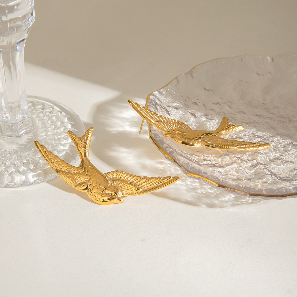 Boucles D'Oreilles Puces Élégantes Et Luxueuses Pour Femme, En Acier Inoxydable Doré, Motif Oiseau Naturel, Imperméables, Collection Luxueuse. Image4