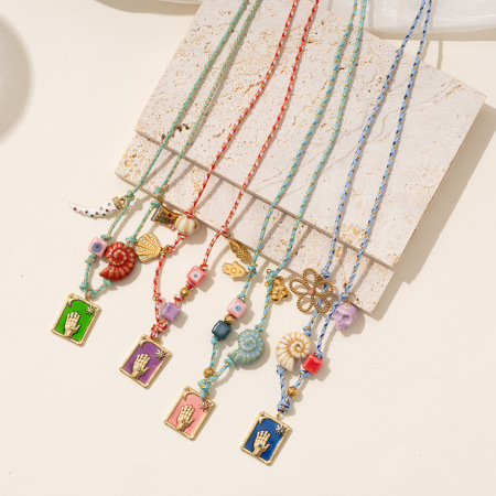 Collier pendentif femme en acier inoxydable doré, style tarot classique, collection luxe (1 pièce)