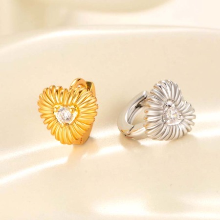 1 pièce de boucles d'oreilles créoles en forme de cœur simple, en cuivre sans placage, en zircone, pour femme