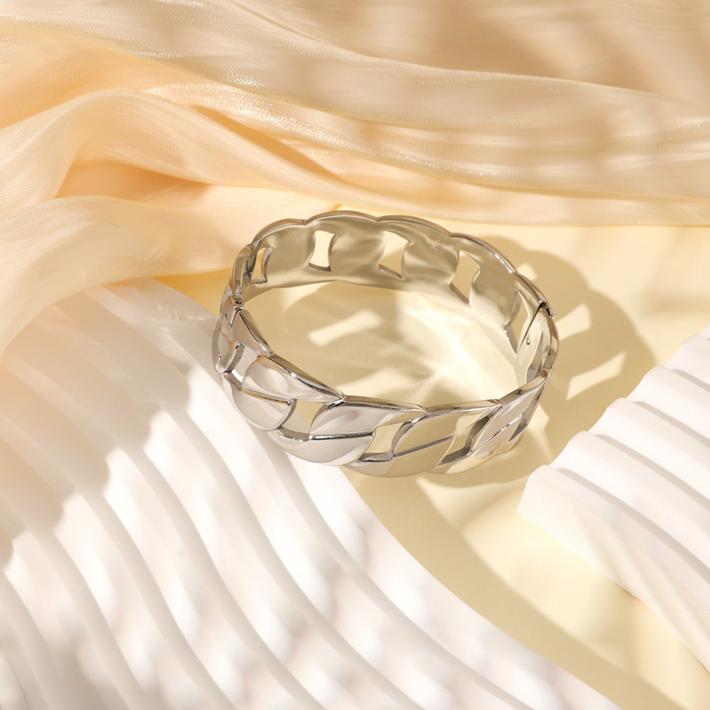 Bracelet Jonc Classique Torsadé En Acier Inoxydable, Couleur Or, Étanche, Collection Gleaming Series (1 Pièce) Image6